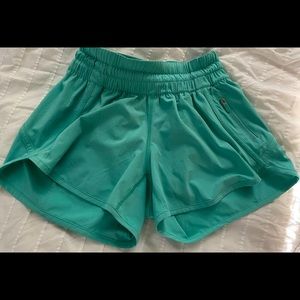 Like new lululemon Tracker shorts